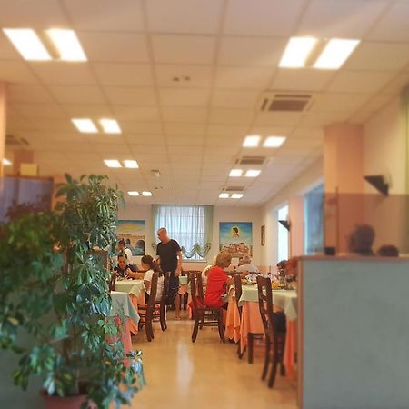 Hotel Romantica Rimini Eksteriør billede