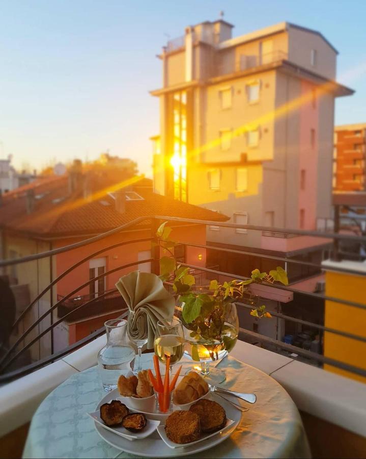 Hotel Romantica Rimini Eksteriør billede
