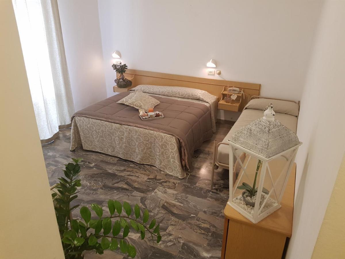 Hotel Romantica Rimini Eksteriør billede