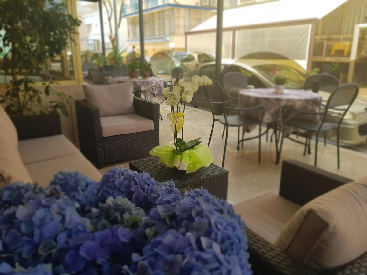 Hotel Romantica Rimini Eksteriør billede