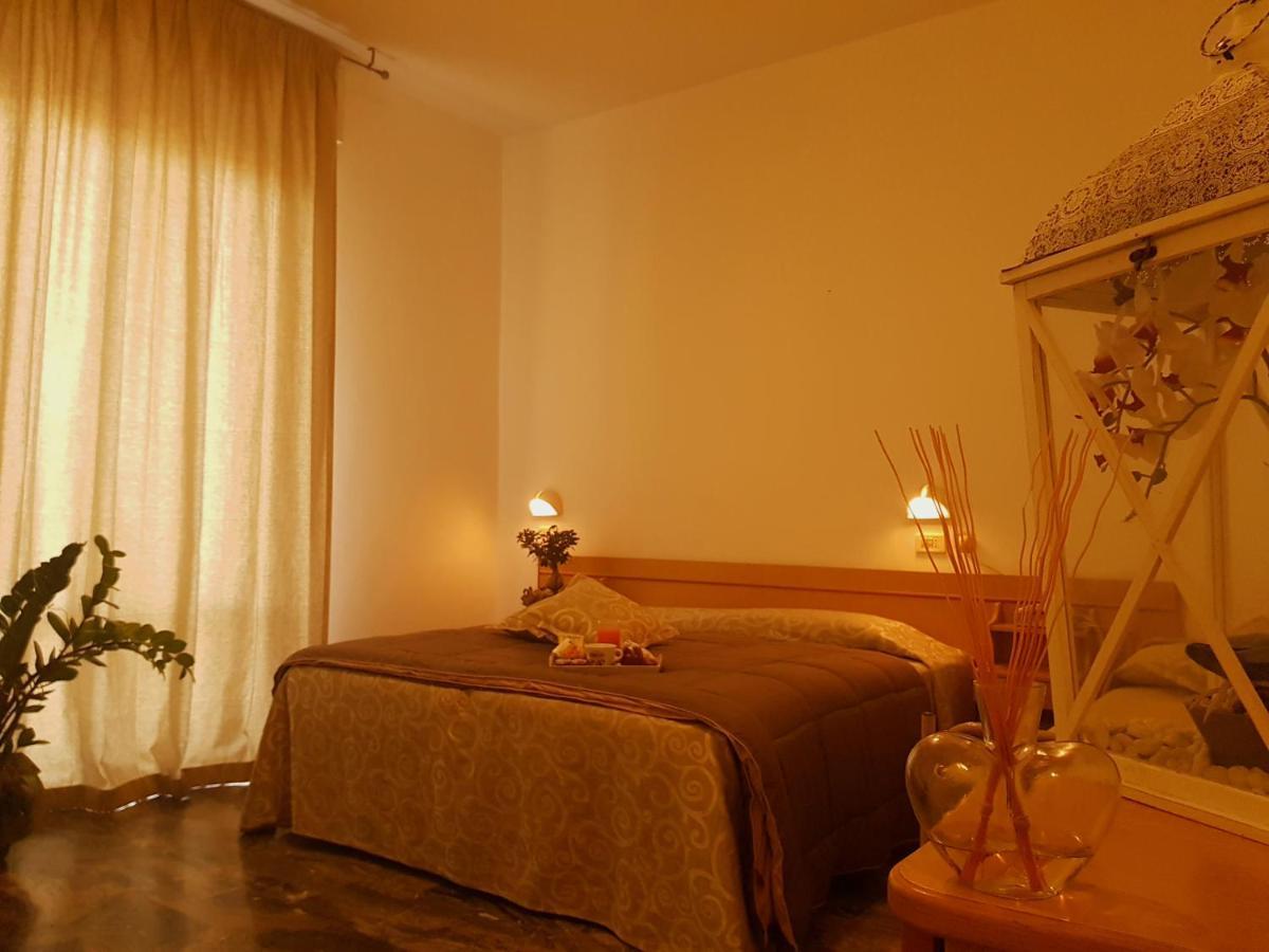 Hotel Romantica Rimini Eksteriør billede