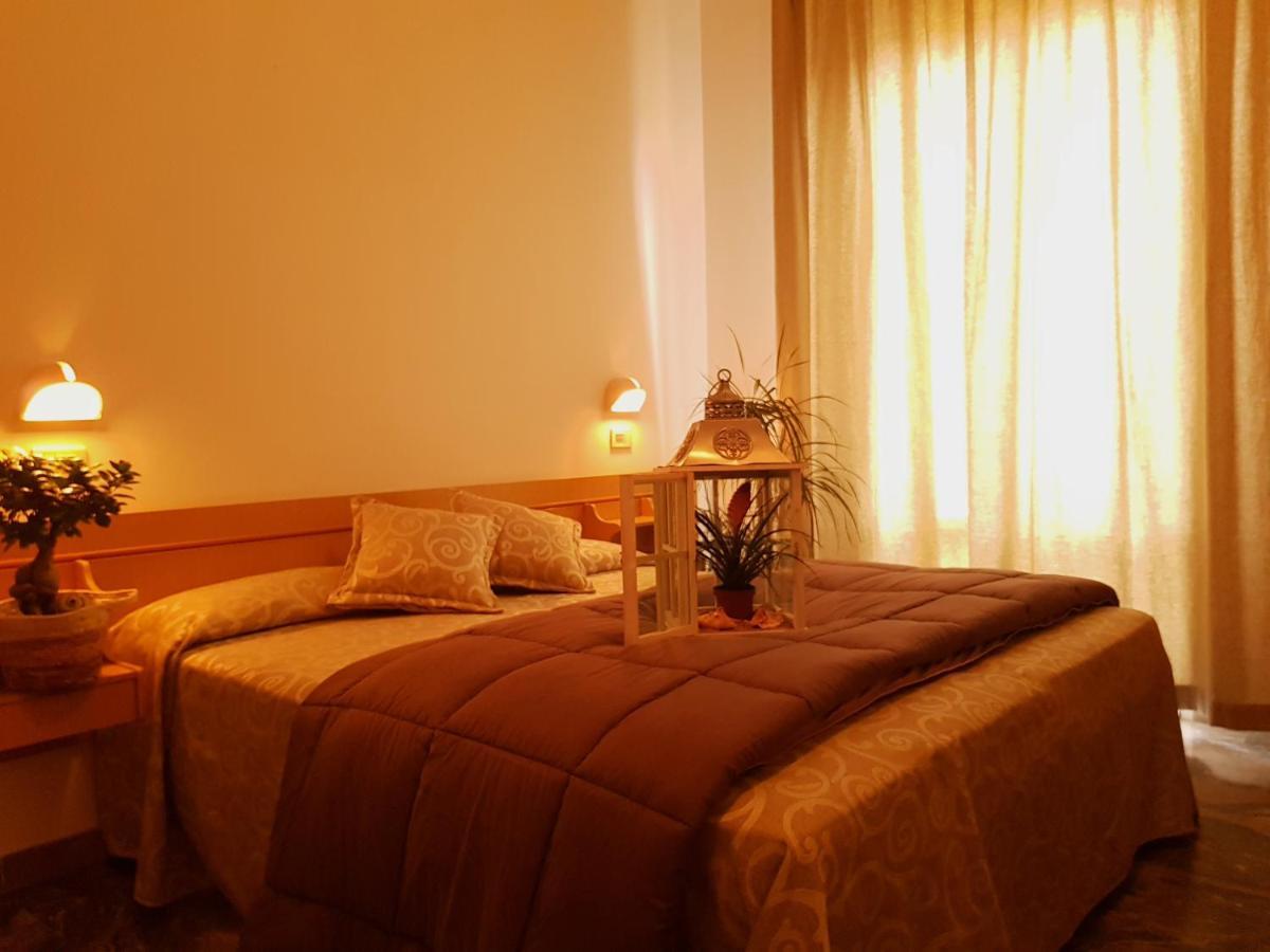 Hotel Romantica Rimini Eksteriør billede