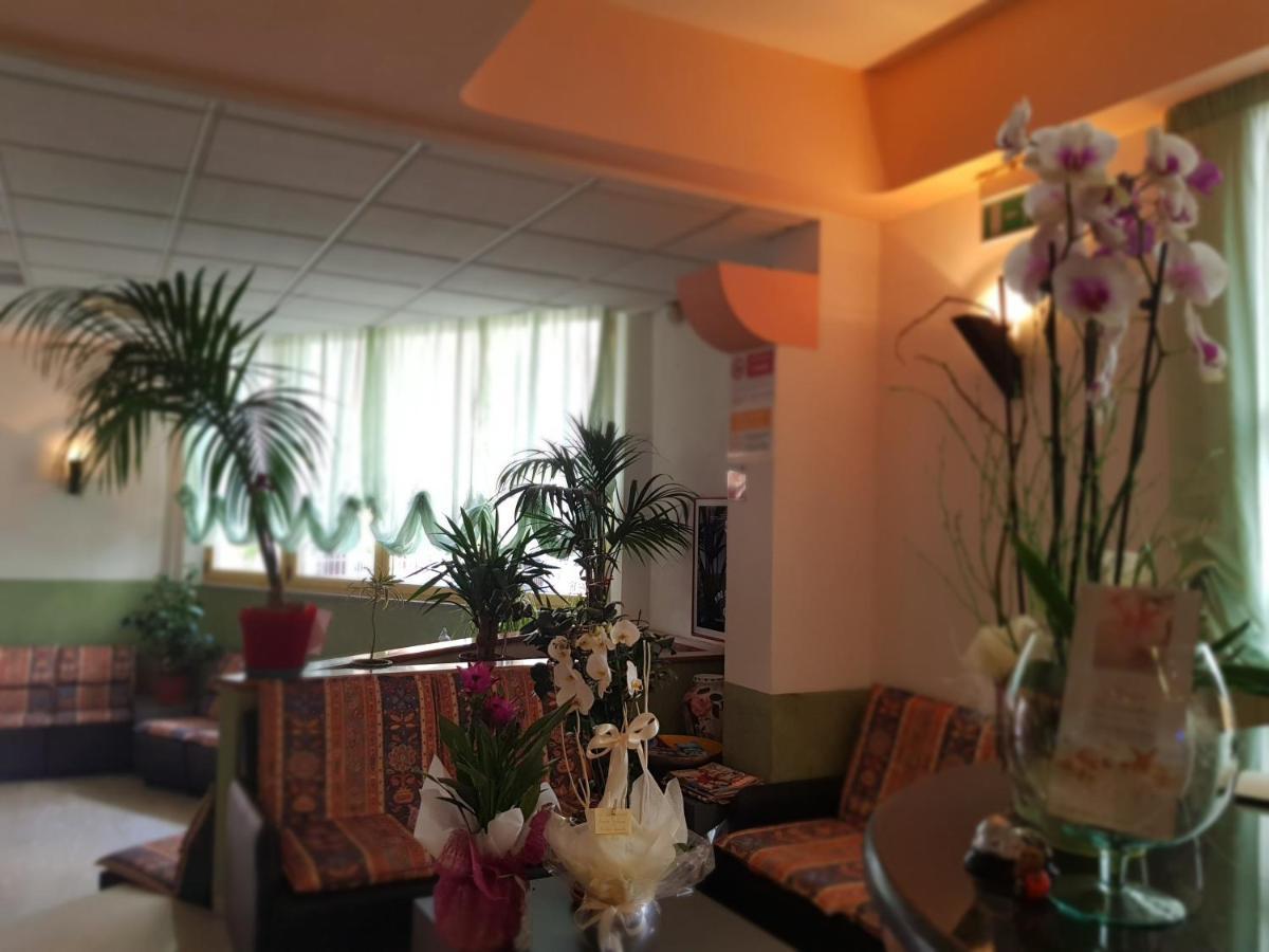 Hotel Romantica Rimini Eksteriør billede