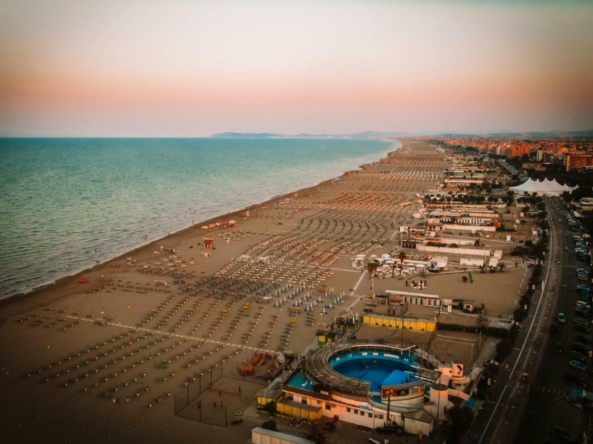 Hotel Romantica Rimini Eksteriør billede