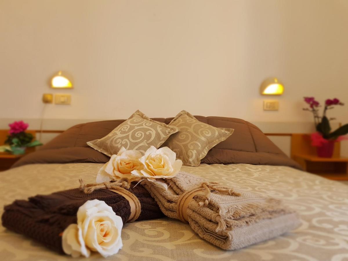 Hotel Romantica Rimini Eksteriør billede